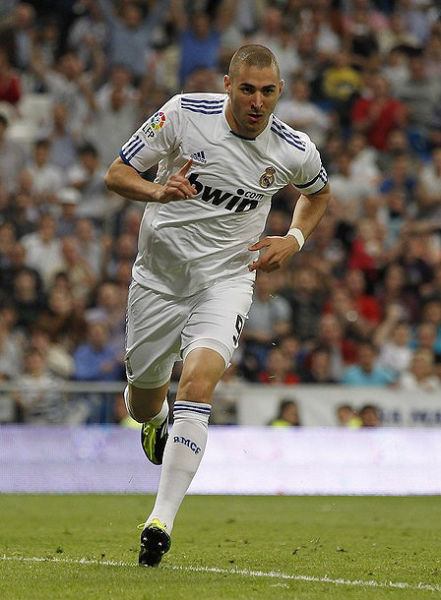 阿森纳逆转奥地利，本泽马状态火热