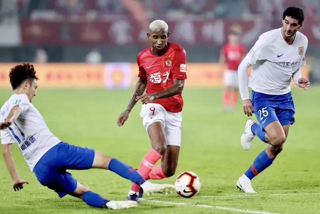 山东鲁能横扫深圳佳兆业，完胜对手提升排名的简单介绍