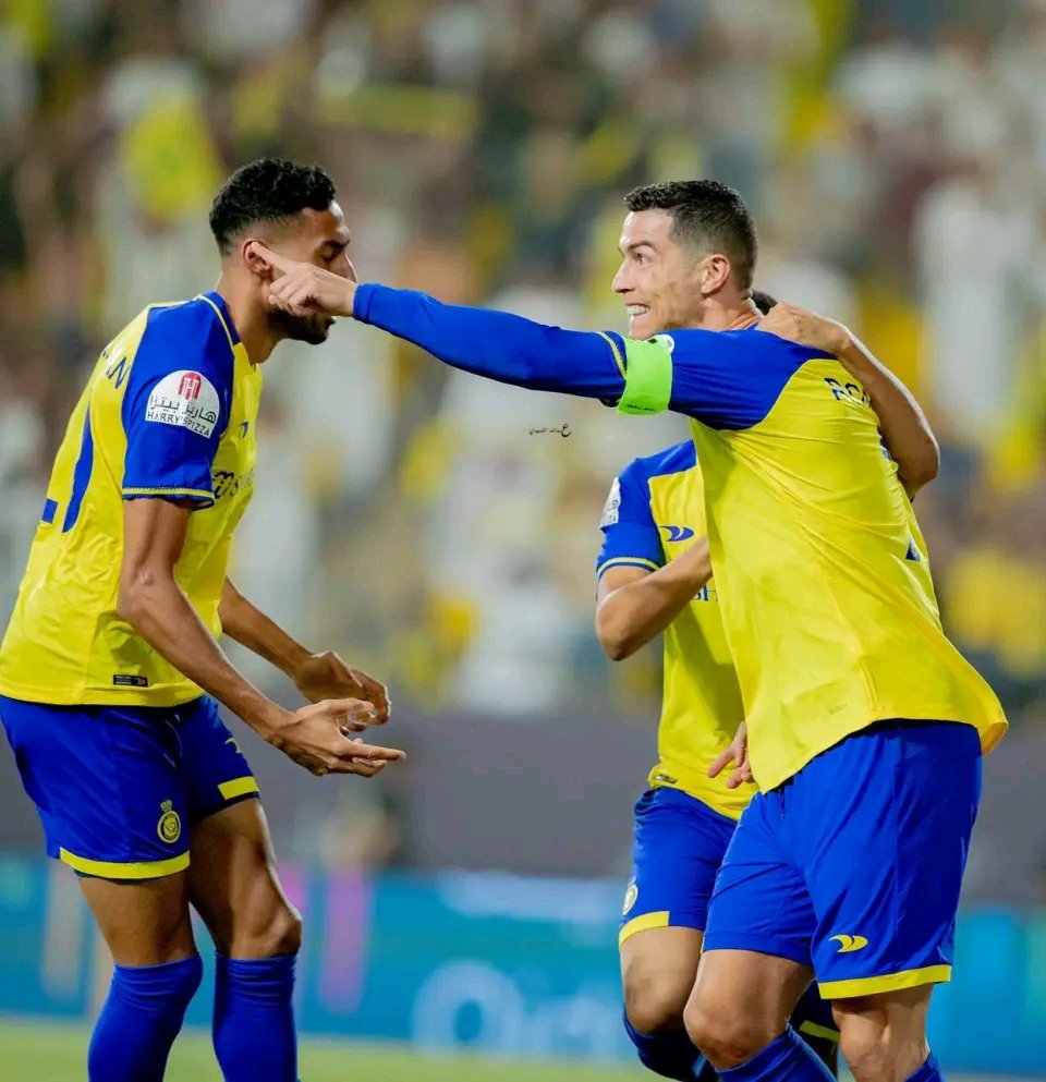 沙尔克战胜不屈对手，展现实力的简单介绍