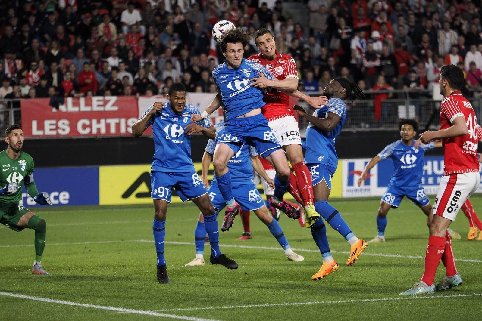 关于甘冈队客场挫败雷恩，赢得关键胜利的信息