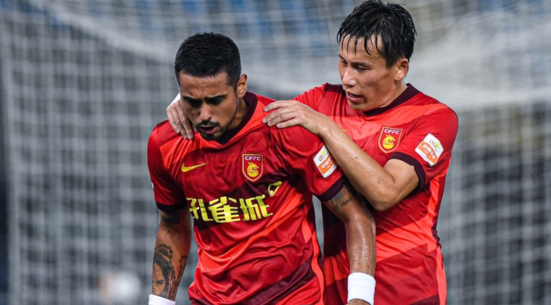 国安客场不敌重庆力帆，保持中超积分榜第一位置